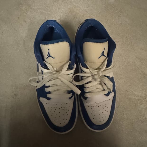 조던 1 로우 화이트 다크 마리나 블루(7.5사이즈)