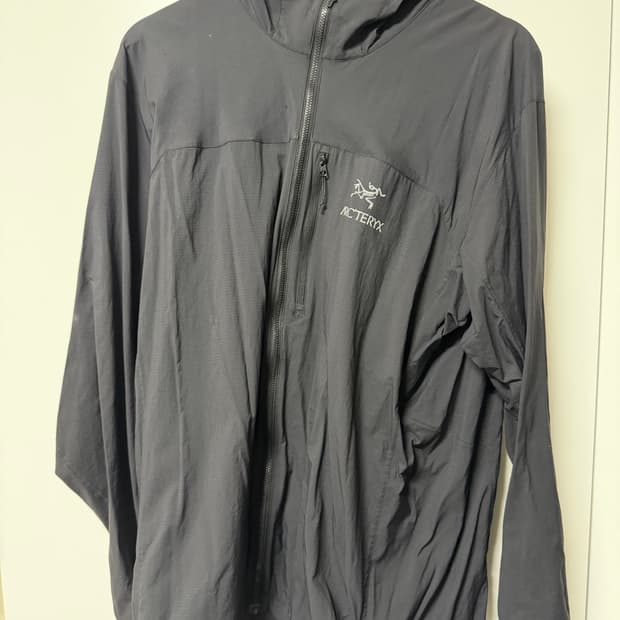 아크테릭스 스쿼미시 후드 블랙 XL판매합니다.