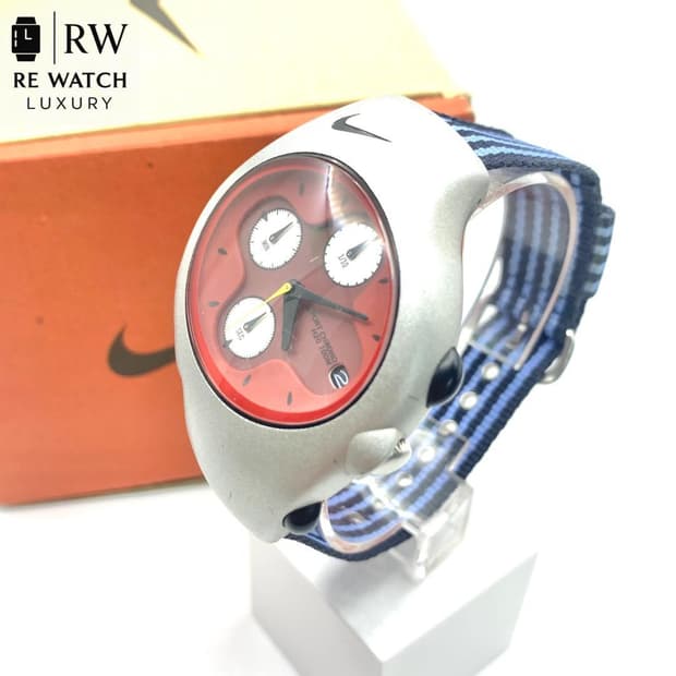 나이키 트라이액스 스위프트 아날로그 크로노그래프 Triax 시계