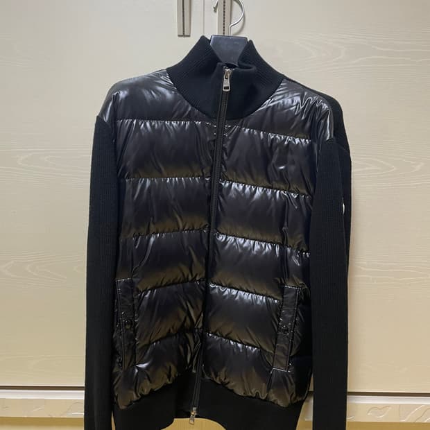 몽클레어 트리콧 유광 니트패딩