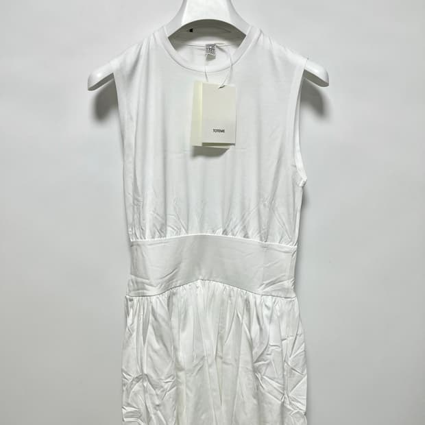 [S]토템 25fw 슬리브리스 코튼 티 드레스/화이트