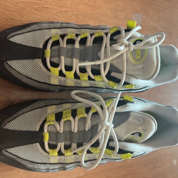 에어맥스95 형광 270사이즈