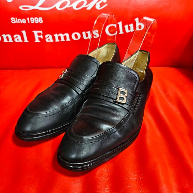 발리(BALLY) 시그니쳐 B 스틸 로고 페니로퍼 US7 EEE size