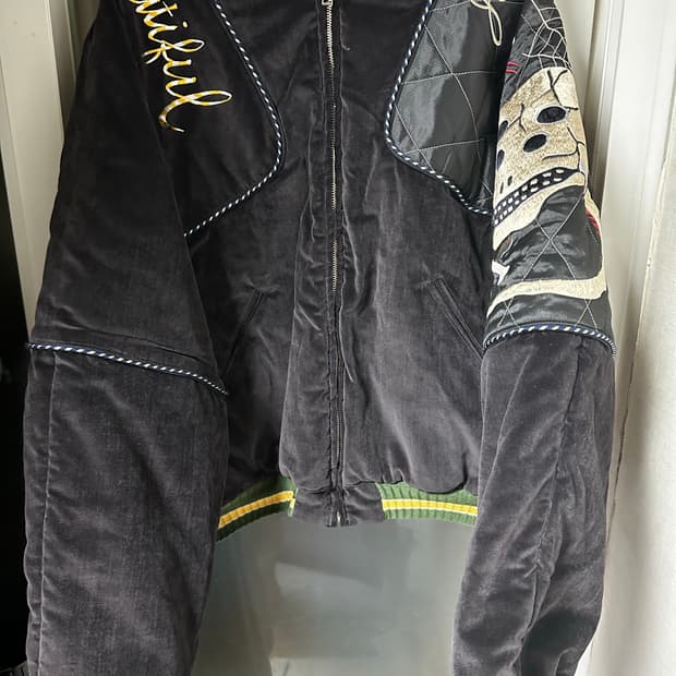 캐피탈 스컬 스네이크 샴봄버 자켓