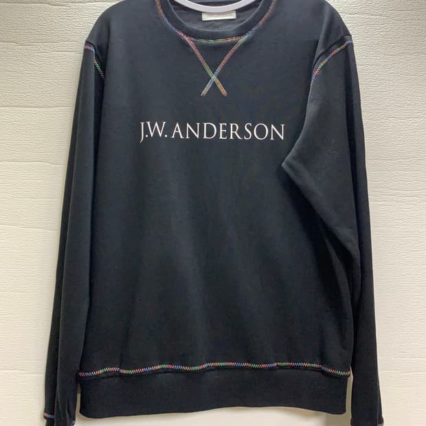 J.W. 앤더슨 블랙 맨투맨 스티치 포인트