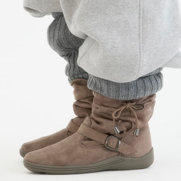 Vintage shirring fur boots