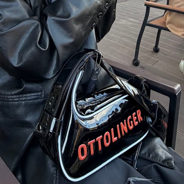 오토링거 푸마 엠보싱 레더 백 블랙