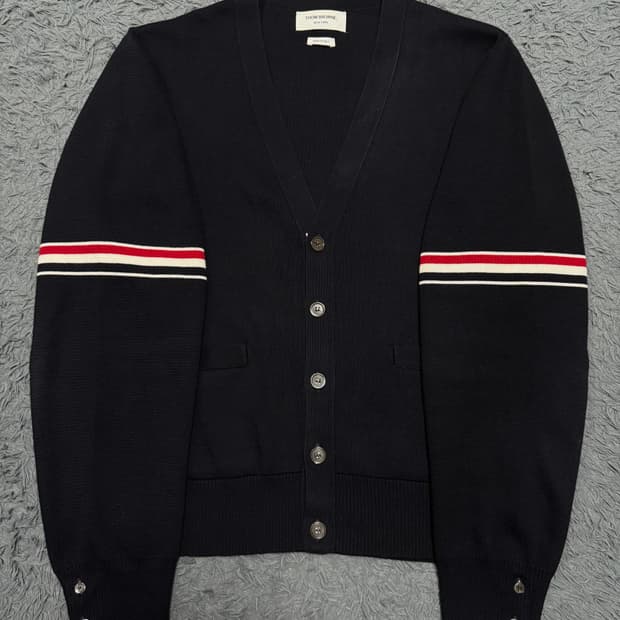 톰브라운 밀라노스티치 암밴드 가디건 4사이즈