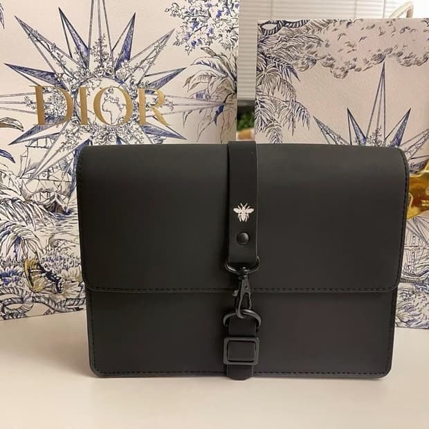 26신상 디올옴므 소바쥬 멀티 클러치, 세컨드 백 디올뷰티