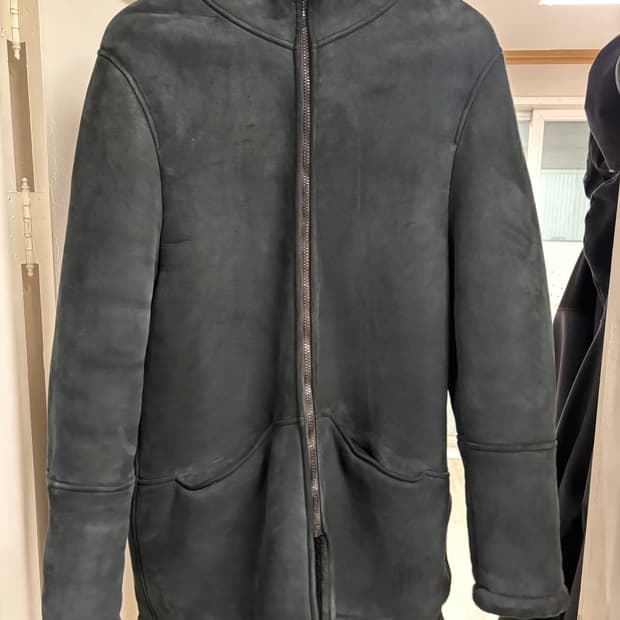 이지 시즌5 롱 후드 무스탕 자켓