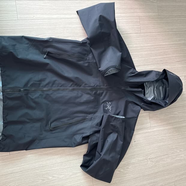 아크테릭스 베타 자켓 L 팝이다