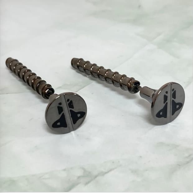 비비안웨스트우드 아카이브 orb 각인 못 귀걸이