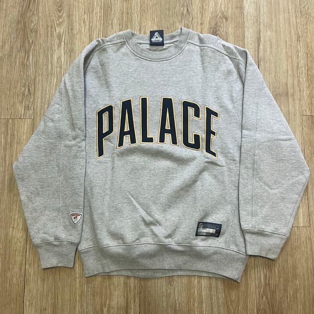 팔라스 PALACE 크루넥,맨투맨 사이즈 M 판매합니다