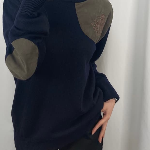 비비안웨스트우드 엘보우 패치 네이비 니트