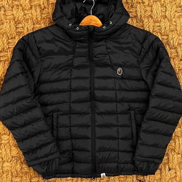 베이프 경량패딩