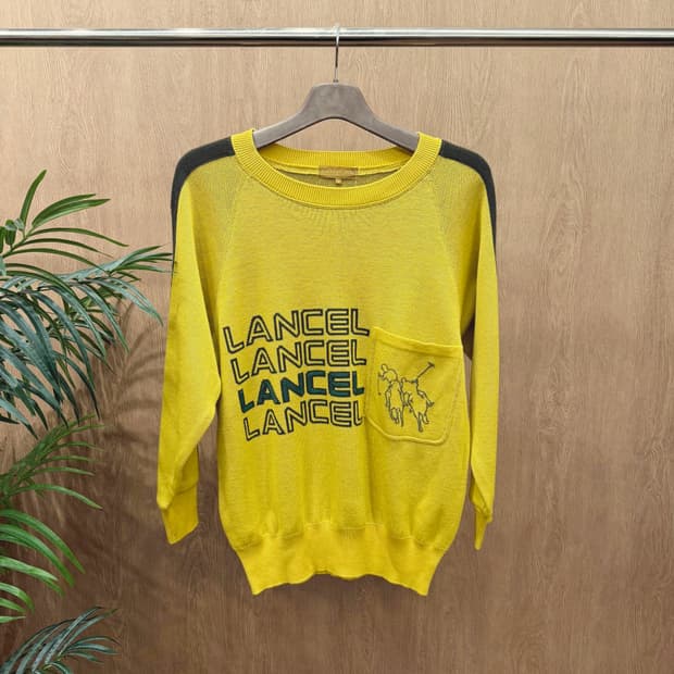 란셀 라운드넥 코튼 니트 배색 래글런 로고 레터링 디테일 옐로우