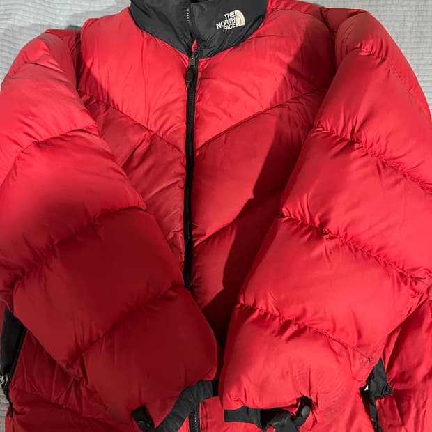 올드 노스페이스 다운자켓 2xl 넥라인 로고