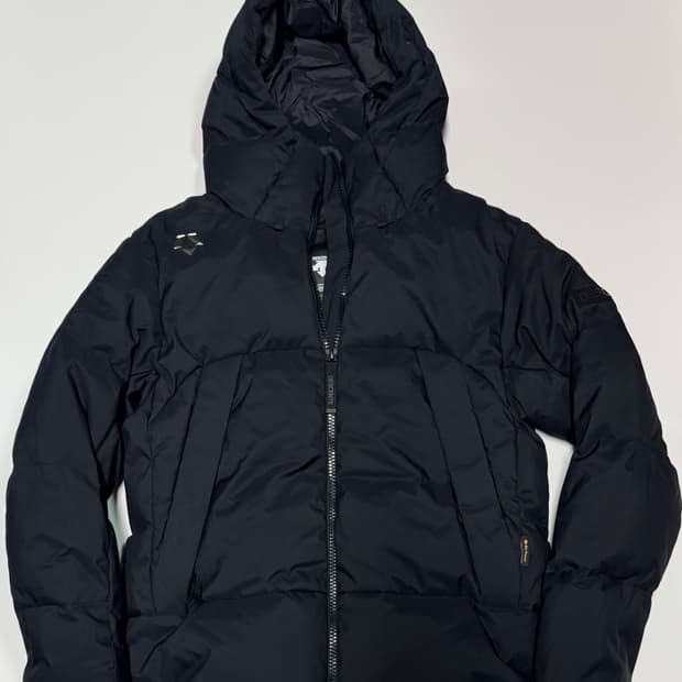 데상트 블랙 덕 다운 후드 패딩 자켓 L