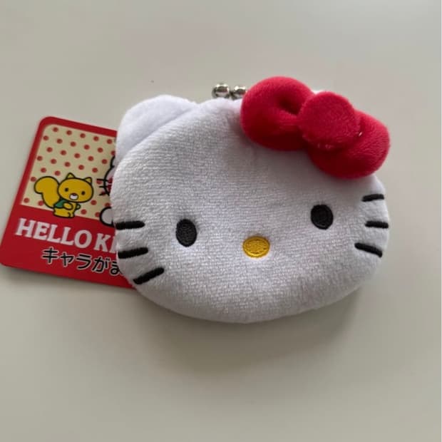 last one/sanrio kitty coin case