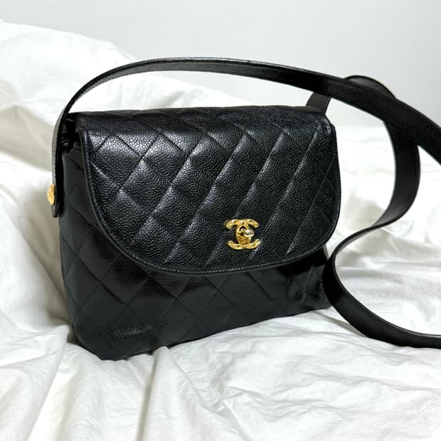 샤넬 캐비어 크로스백 블랙