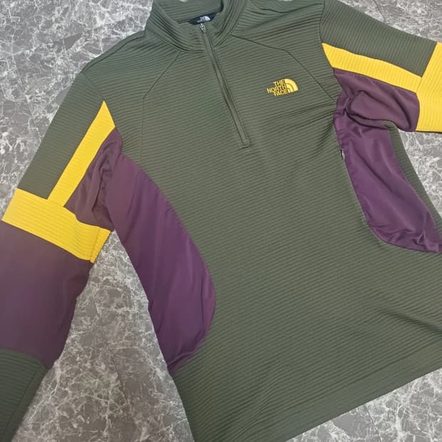 노스페이스 집업 상의 M