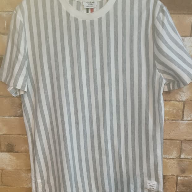 톰브라운 스트라이프 반팔 티셔츠