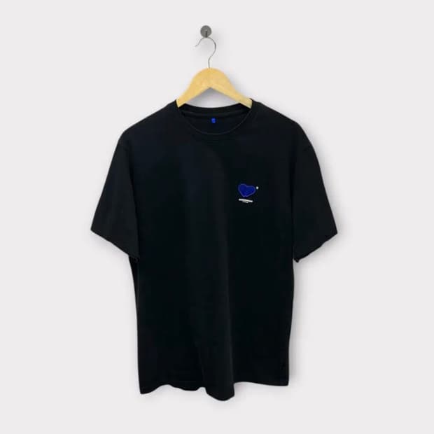 아더에러 트윈 하트 로고 티셔츠 느와르 L