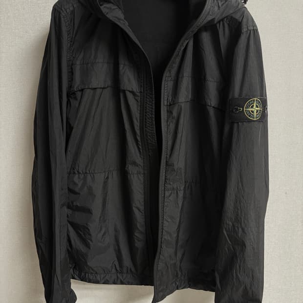 스톤아일랜드 24ss 크링클랩스 블랙 L 바람막이