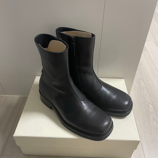[40] 아워레가시 카미온 부츠 블랙