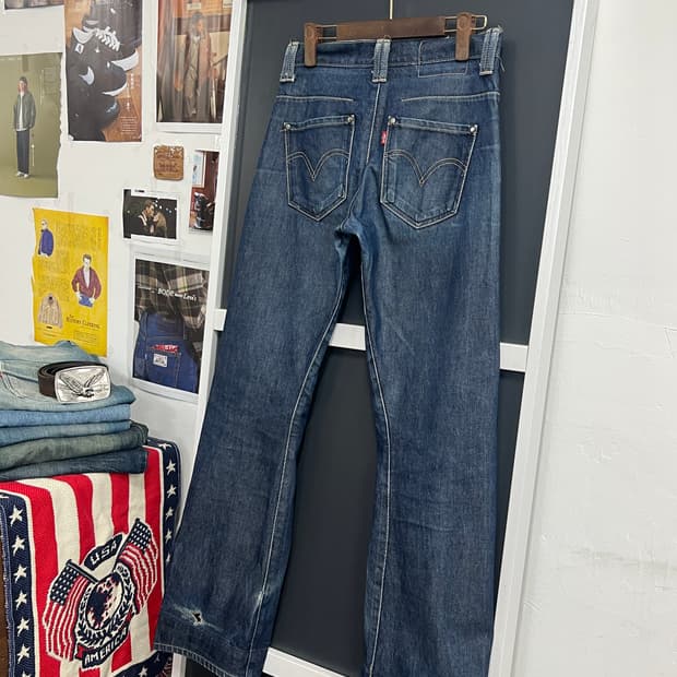 Levis 리바이스 엔지니어드 나팔핏 부츠컷 데님 팬츠