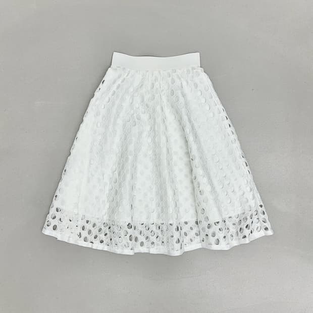 펀칭 디테일 롱 스커트