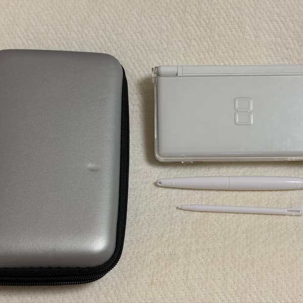 닌텐도 DS lite 화이트 (동숲,걸스스타일,리듬세상 등 게임 포함)