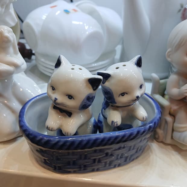 일본 빈티지 고양이 도자기 소금,후추통 셋트