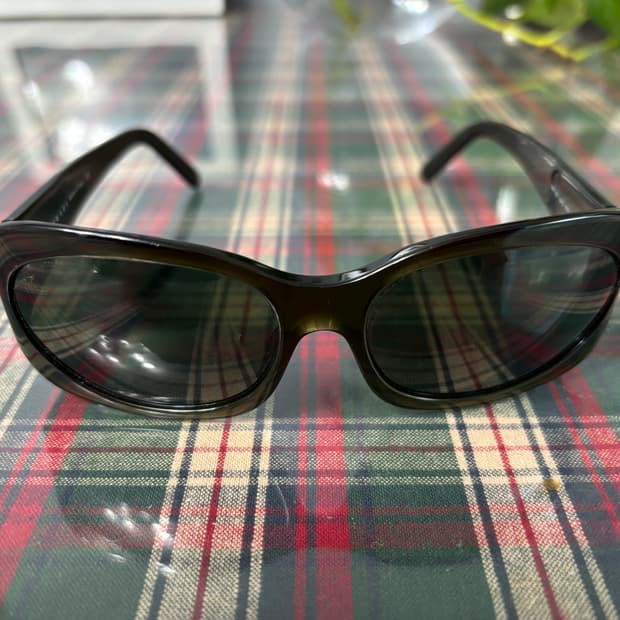 프라다 선글라스