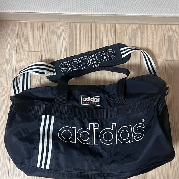 90s 아디다스 올드스쿨 스펠아웃 크로스백 스포츠백