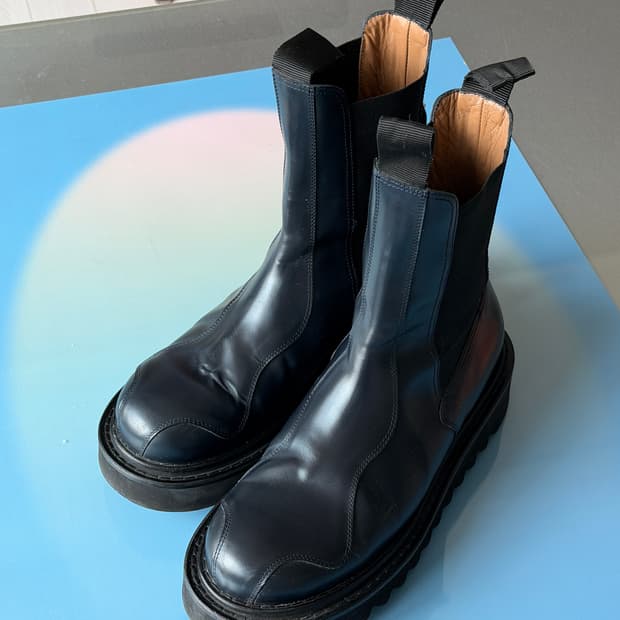 TOGA 토가 웨스턴 메탈 장식 첼시 부츠 네이비 