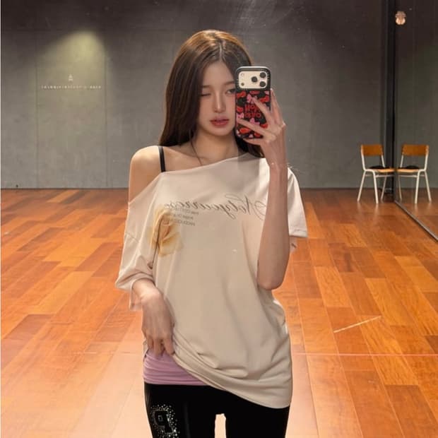 낫유어로즈 로즈그래픽 원숄더 티셔츠