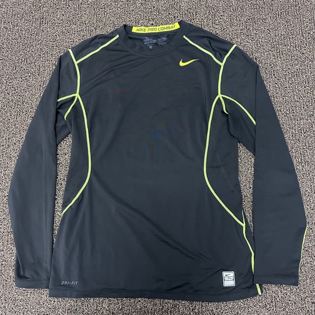NIKE 나이키 기능성 긴팔티셔츠 운동복 런닝복 XL