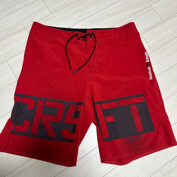 리복 헬스 러닝 크로스핏 운동 반바지 팝니다!