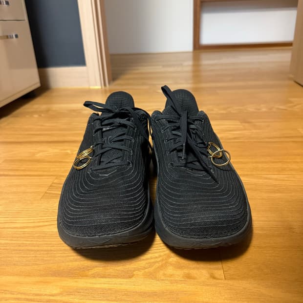 꼼데가르송 호카 TC 1.0