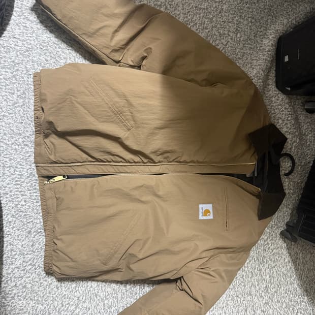 칼하트 다운 자켓 s사이즈