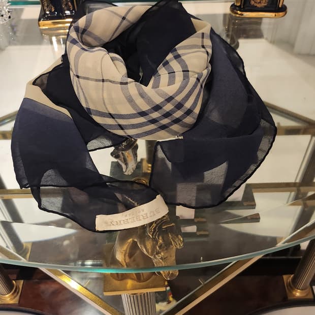 버버리 런던 여름용 스카프