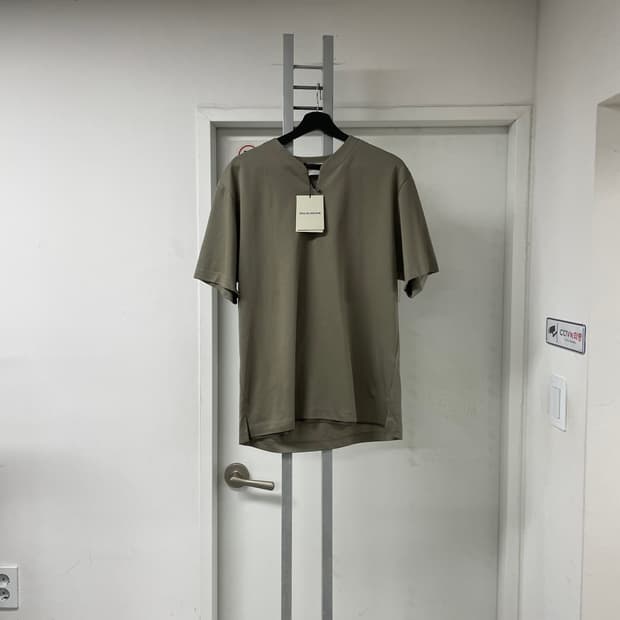 솔리드옴므 카키 반팔 티셔츠 새상품 105