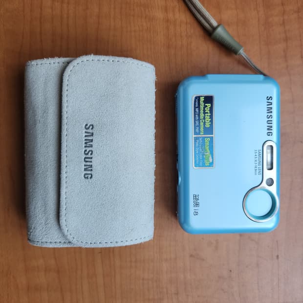 삼성 VLUU i8 엔시티 재민 디카 스카이블루 판매합니다