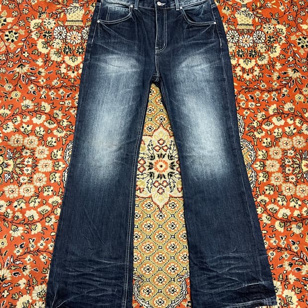 [48] 엘무드 슬래시 플레어 부츠컷 데님 팬츠 트루블루