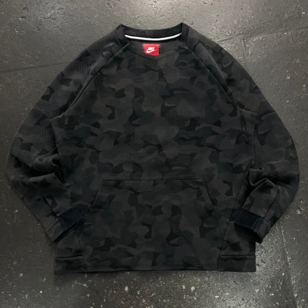 100 나이키 테크팩 카모 맨투맨 