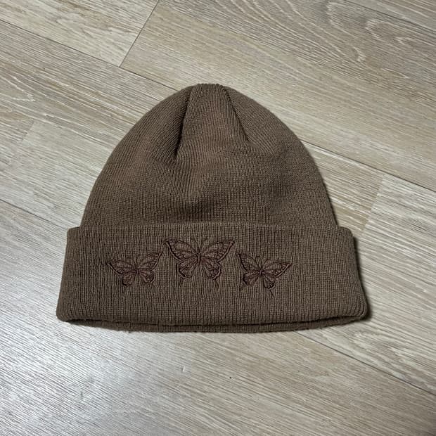 라브로스 나비 비니
