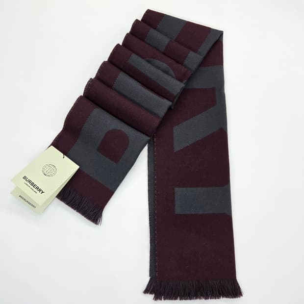버버리 로고 머플러 목도리