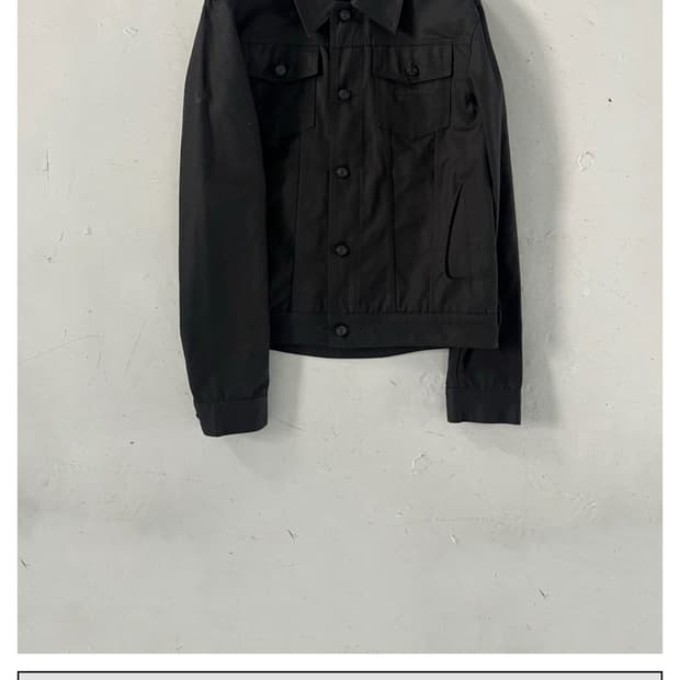 MPa LOWERED WAIST TRUCKER JACKET (BLACK)