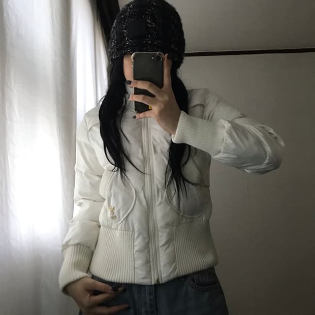 아디다스 화이트 빅로고 패딩